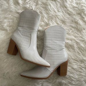 White faux snakeskin cowgirl boots